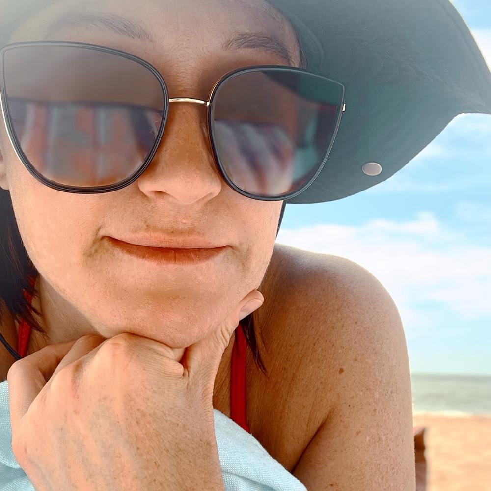 Meet your Posher, Elizabeth